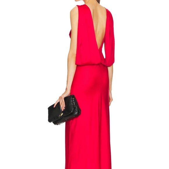 L'Academie Red Sleeveless Bateau Gown - Picture 2 of 5